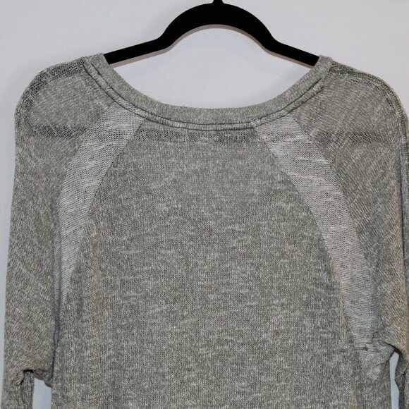 Mudd Marled Knit V-Neck Lightweight Varsity curved hem greenish-gray top M - Picture 6 of 8